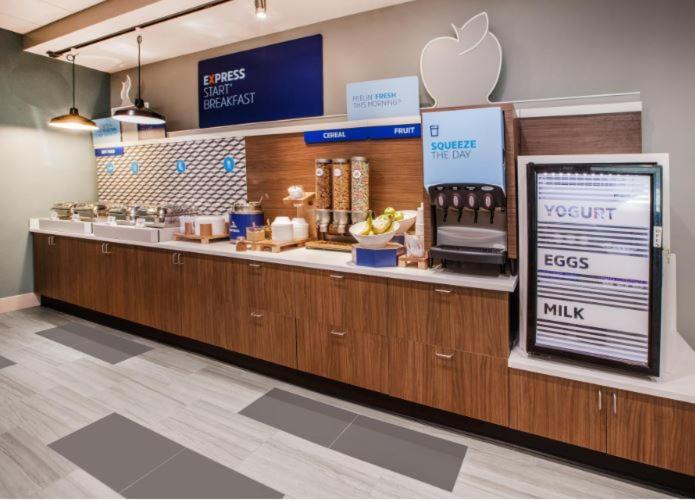 Holiday Inn Express & Suites - Hawaiian Gardens By Ihg Ngoại thất bức ảnh