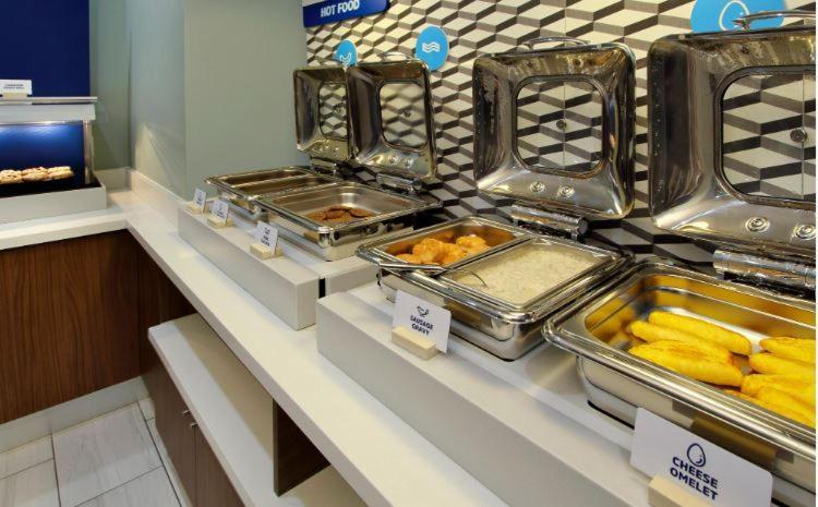 Holiday Inn Express & Suites - Hawaiian Gardens By Ihg Ngoại thất bức ảnh