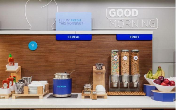 Holiday Inn Express & Suites - Hawaiian Gardens By Ihg Ngoại thất bức ảnh